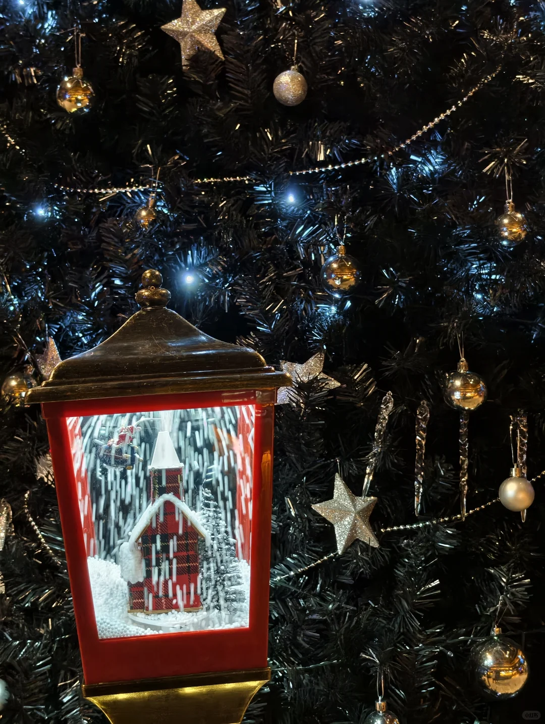 今年的圣诞布置都好好看?