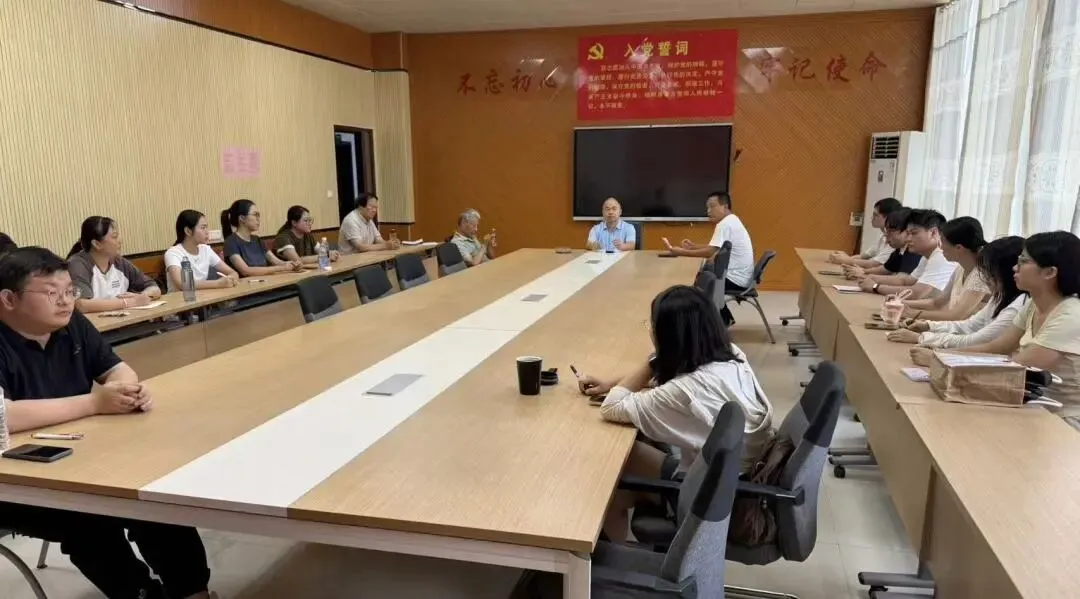 深耕真题研思 精磨课堂匠心——晋梅中学青年教师专项培训圆满落幕-第21张图片-四季读书网 深耕真题研思 精磨课堂匠心——晋梅中学青年教师专项培训圆满落幕-第21张图片-四季读书网