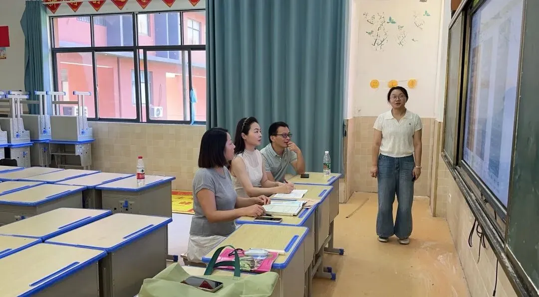 深耕真题研思 精磨课堂匠心——晋梅中学青年教师专项培训圆满落幕-第38张图片-四季读书网 深耕真题研思 精磨课堂匠心——晋梅中学青年教师专项培训圆满落幕-第38张图片-四季读书网
