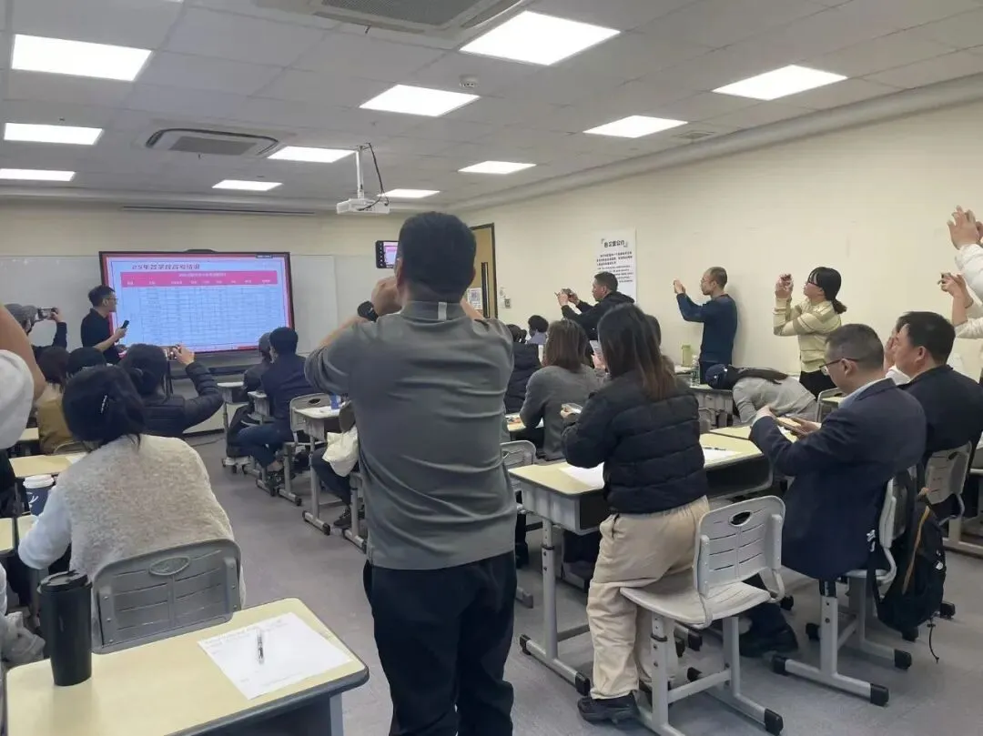 平方和公益讲座:中考志愿填报讲座现场直击——那些“重高线以上”才知道的升学密码-第1张图片-四季读书网
