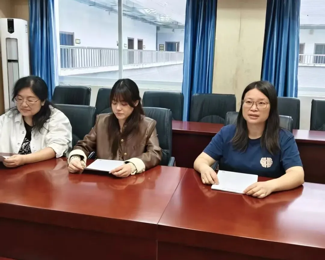 研思中考明方向,聚力备考启新程—— 石室联中(西区)2026年成都语文专题研讨会-第13张图片-四季读书网 研思中考明方向,聚力备考启新程—— 石室联中(西区)2026年成都语文专题研讨会-第13张图片-四季读书网