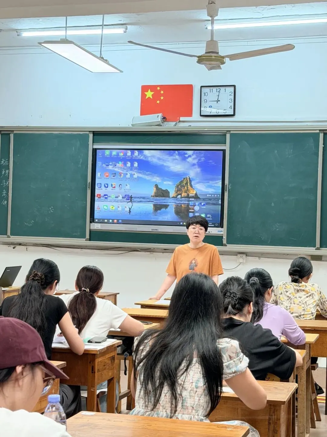 研析真题明方向 深耕教材促备考——河北易县中学开展高考真题说题教研-第3张图片-四季读书网 研析真题明方向 深耕教材促备考——河北易县中学开展高考真题说题教研-第3张图片-四季读书网