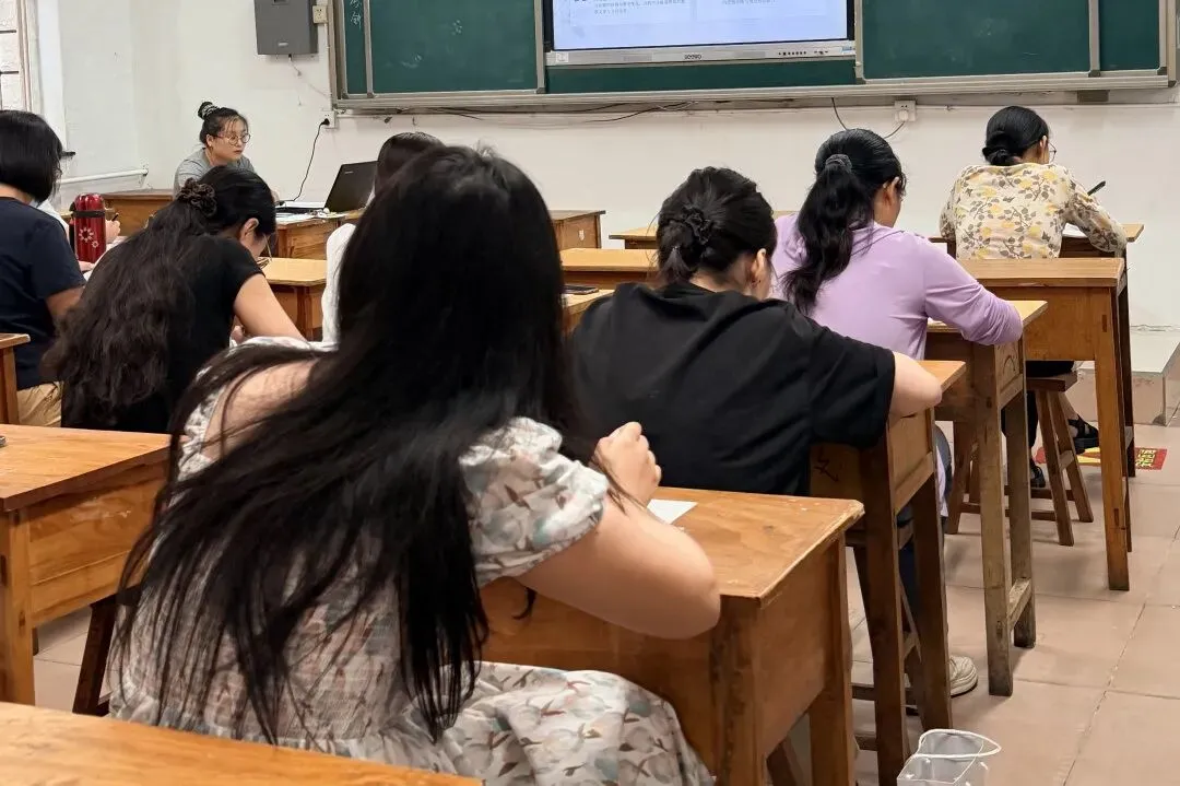 研析真题明方向 深耕教材促备考——河北易县中学开展高考真题说题教研-第9张图片-四季读书网 研析真题明方向 深耕教材促备考——河北易县中学开展高考真题说题教研-第9张图片-四季读书网