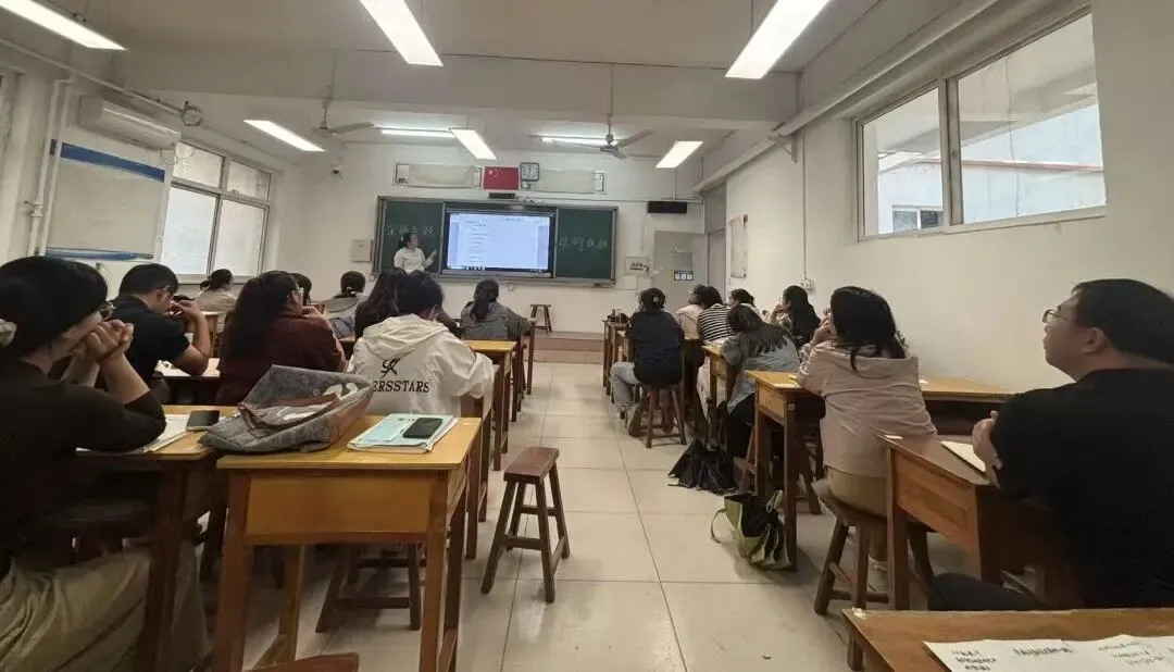 研析真题明方向 深耕教材促备考——河北易县中学开展高考真题说题教研-第20张图片-四季读书网 研析真题明方向 深耕教材促备考——河北易县中学开展高考真题说题教研-第20张图片-四季读书网