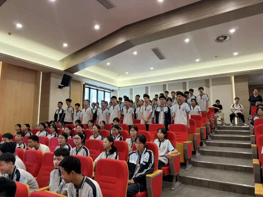 【多彩海初】砺剑初三启新程 聚力奋进迎中考——海昌初中举行“入初三”启动仪式-第15张图片-四季读书网 【多彩海初】砺剑初三启新程 聚力奋进迎中考——海昌初中举行“入初三”启动仪式-第15张图片-四季读书网