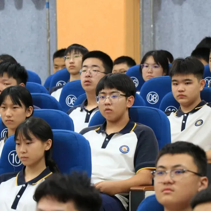 蓄力三百,笃行百日,决胜中考|我校初三新学期启航仪式圆满举行-第14张图片-四季读书网 蓄力三百,笃行百日,决胜中考|我校初三新学期启航仪式圆满举行-第14张图片-四季读书网