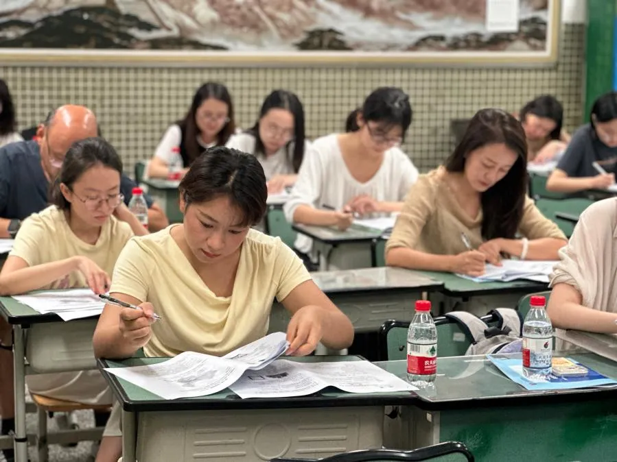 深研新中考 勇创新辉煌——成都市棕北中学教育集团举行初2027届教师暑期岗前培训-第13张图片-四季读书网