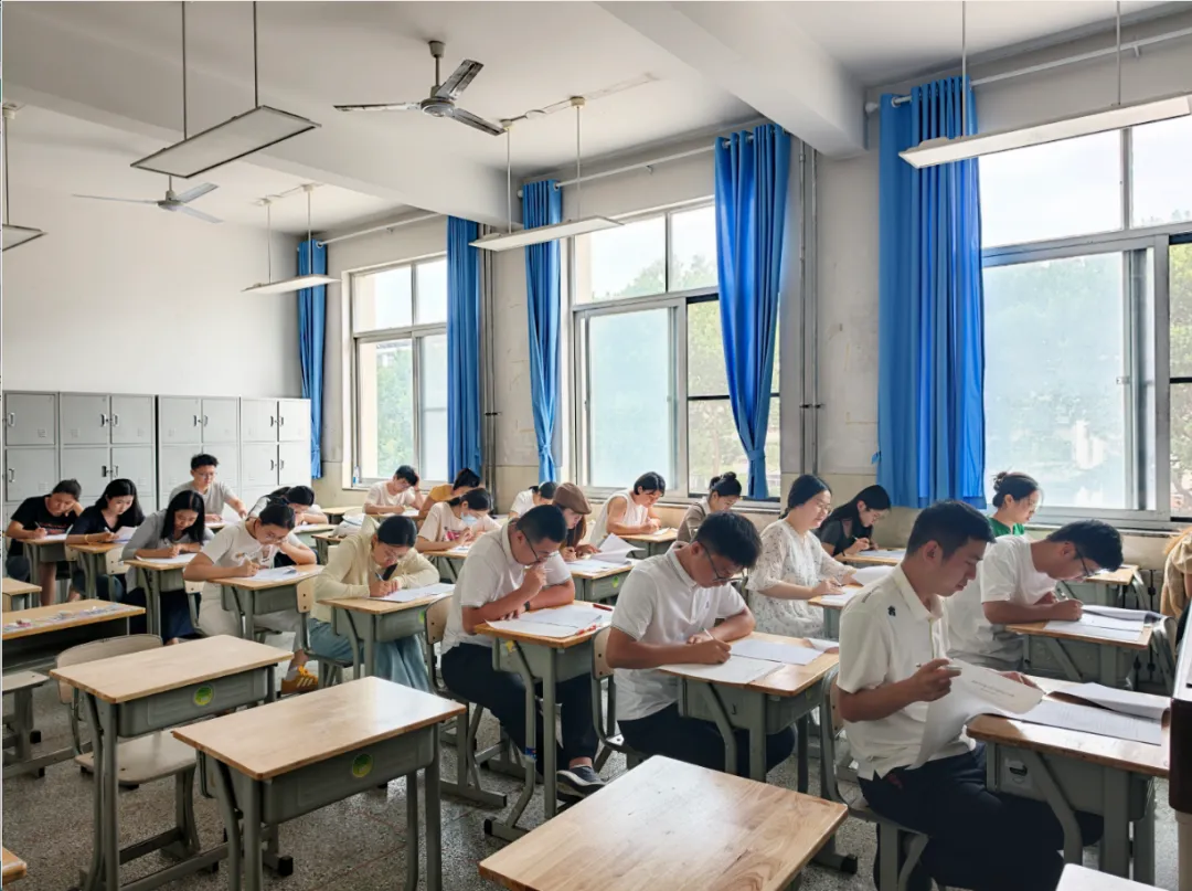 深耕高考研真题 锤炼师能促提升——莱阳一中抓实青年教师教研赋能成长-第4张图片-四季读书网 深耕高考研真题 锤炼师能促提升——莱阳一中抓实青年教师教研赋能成长-第4张图片-四季读书网