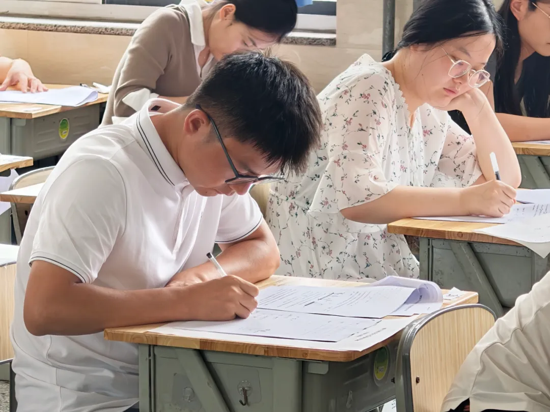 深耕高考研真题 锤炼师能促提升——莱阳一中抓实青年教师教研赋能成长-第5张图片-四季读书网 深耕高考研真题 锤炼师能促提升——莱阳一中抓实青年教师教研赋能成长-第5张图片-四季读书网