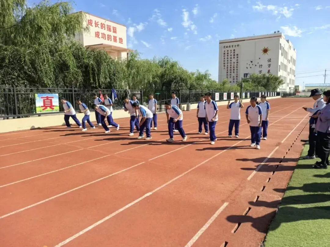 科技赋能体测 精准助力中考——乌拉特中旗第二中学初三年级开展智慧操场体育测试-第12张图片-四季读书网
