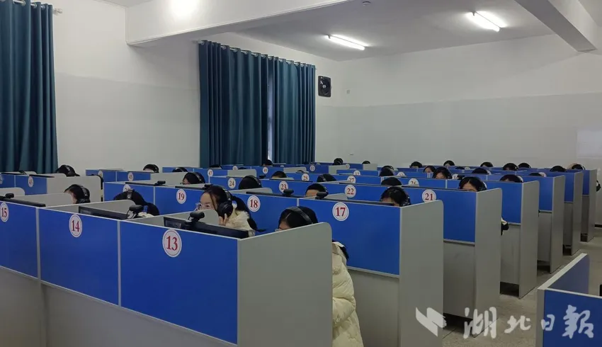 2027武汉中考听说机考落地,这30分怎么拿?(附4套训练)-第3张图片-四季读书网