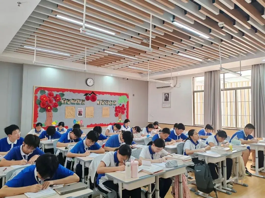 平安启航,再战中考|美中书院中复部安全教育第一课-第4张图片-四季读书网