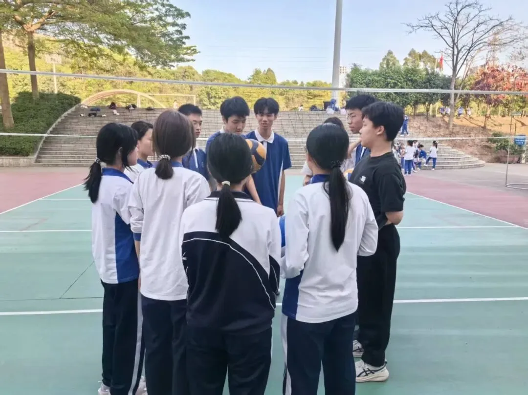 平安启航,再战中考|美中书院中复部安全教育第一课-第13张图片-四季读书网