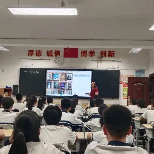研思点亮初三课堂,笃行实干迎战中考——荷塘区文化路中学开展毕业班“联合大听课”教研活动-第17张图片-四季读书网