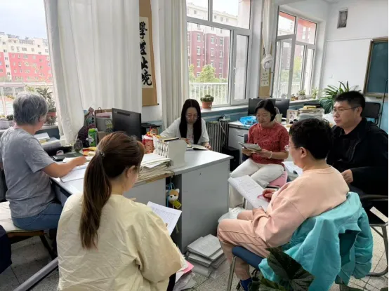 【六中·教学】析试卷、找短板、明方向——赤峰六中召开教研组长、备课组长专题会议,集体教研掀起新学期提质热潮-第32张图片-四季读书网 【六中·教学】析试卷、找短板、明方向——赤峰六中召开教研组长、备课组长专题会议,集体教研掀起新学期提质热潮-第32张图片-四季读书网