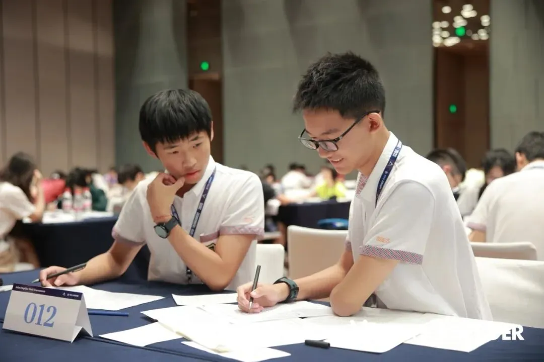 毕业生故事|中考714.5,数学竞赛全国第二:一个融合部男孩的“非刷题”成长样本-第3张图片-四季读书网
