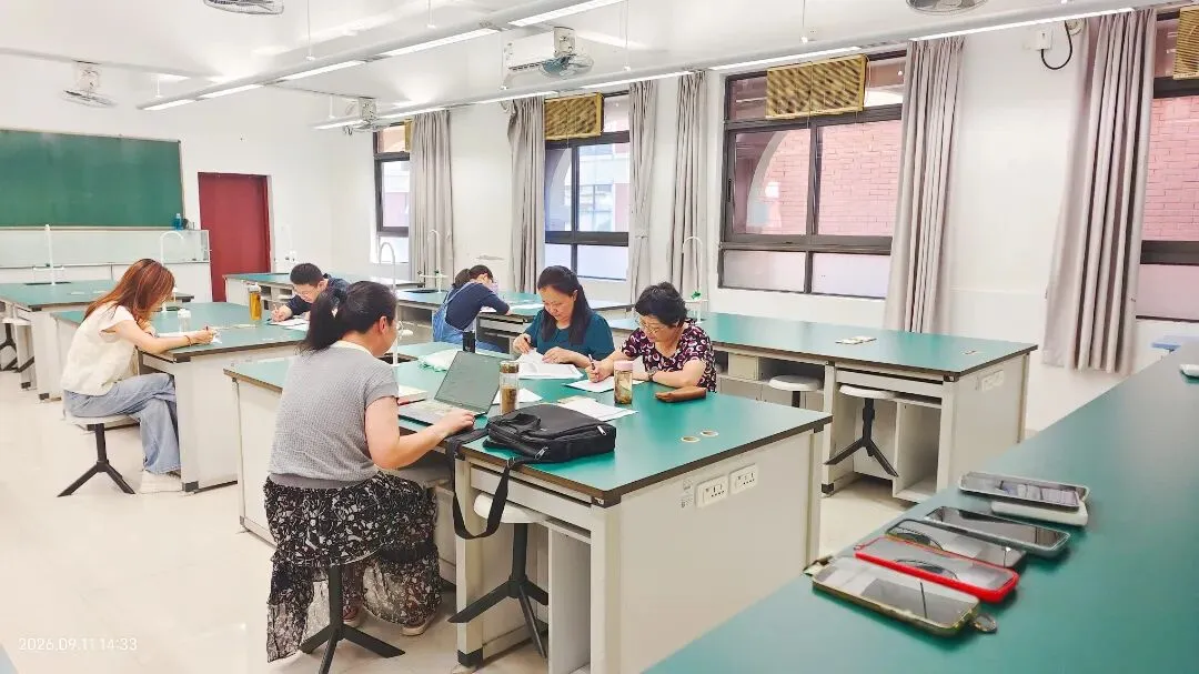 研真题悟命题逻辑,重教研促课堂变革 | 广东华侨中学高中校区开展“校本教研·解析题”活动(一)-第14张图片-四季读书网