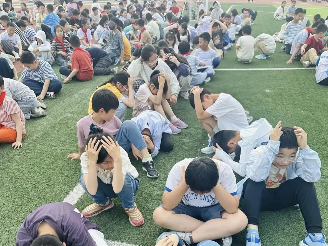 中考减负,该降历史还是英语?作为家长,我很纠结-第2张图片-四季读书网