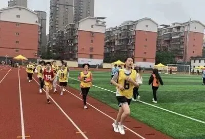 哈尔滨中考体育|孩子总练长跑不见提升,多半是这3个错误-第5张图片-四季读书网 哈尔滨中考体育|孩子总练长跑不见提升,多半是这3个错误-第5张图片-四季读书网