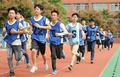 哈尔滨中考体育|孩子总练长跑不见提升,多半是这3个错误-第6张图片-四季读书网 哈尔滨中考体育|孩子总练长跑不见提升,多半是这3个错误-第6张图片-四季读书网