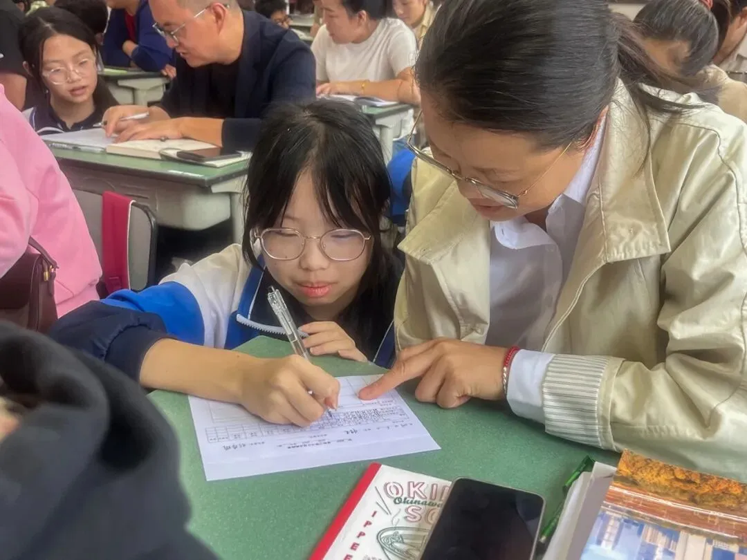 家校同心筑梦 聚力护航中考——我校初三年级家长会圆满召开-第17张图片-四季读书网 家校同心筑梦 聚力护航中考——我校初三年级家长会圆满召开-第17张图片-四季读书网