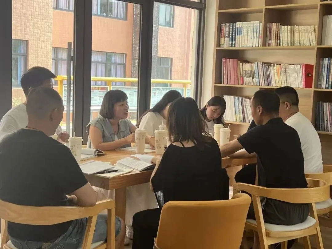 深耕课堂研专题,聚力中考启新程|我校开展九年级教师专题课展课活动-第11张图片-四季读书网 深耕课堂研专题,聚力中考启新程|我校开展九年级教师专题课展课活动-第11张图片-四季读书网