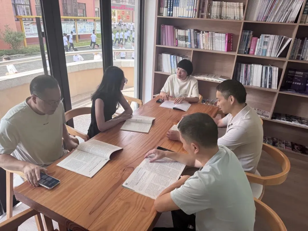 深耕课堂研专题,聚力中考启新程|我校开展九年级教师专题课展课活动-第26张图片-四季读书网 深耕课堂研专题,聚力中考启新程|我校开展九年级教师专题课展课活动-第26张图片-四季读书网