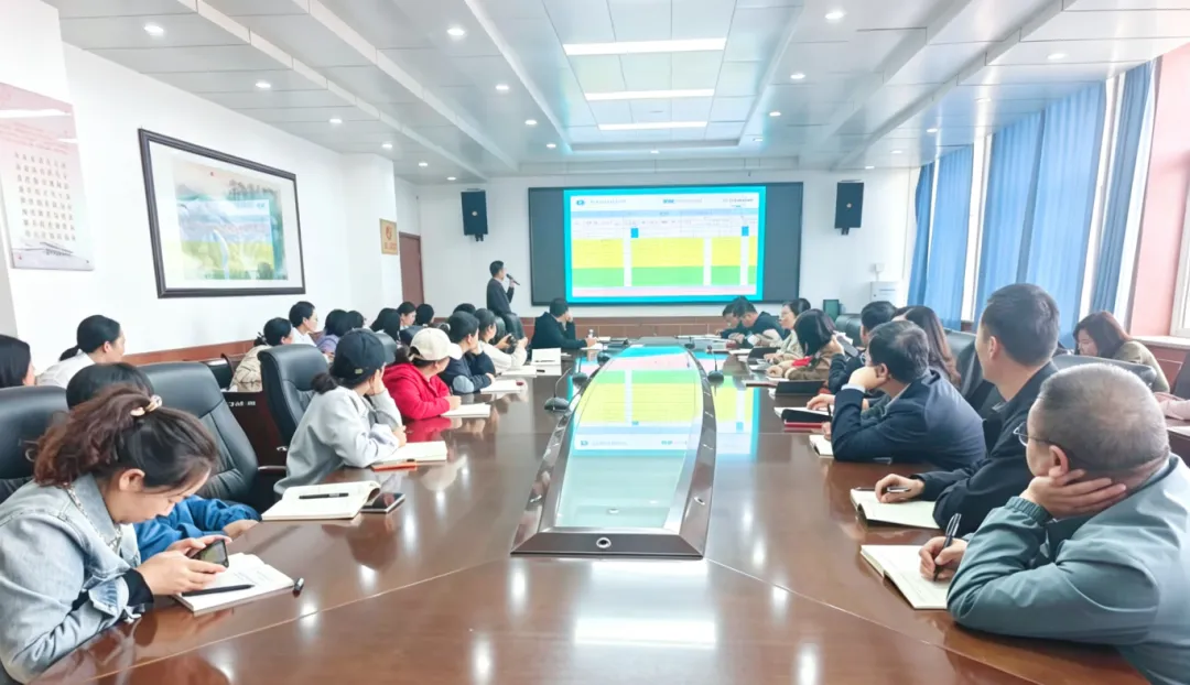 研判学情明方向 凝心聚力战中考 || 西吉县第二中学召开九年级科任教师专项会议-第4张图片-四季读书网 研判学情明方向 凝心聚力战中考 || 西吉县第二中学召开九年级科任教师专项会议-第4张图片-四季读书网