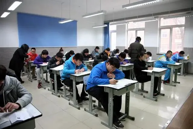申论技巧—多用原词原句才得分,写满了试卷发现得分少,原因就是自己造词不踩分-第1张图片-四季读书网