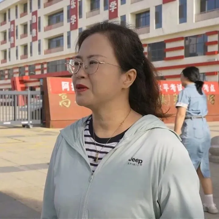 凝心聚力护中考 高新区195名学子从容赴考-第6张图片-四季读书网 凝心聚力护中考 高新区195名学子从容赴考-第6张图片-四季读书网