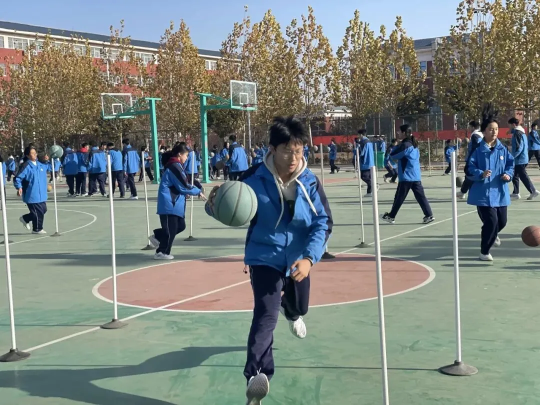 【高质量发展年】律动青春活力,争创中考佳绩——新时代学校初中部九年级阳光体育训练活动-第15张图片-四季读书网 【高质量发展年】律动青春活力,争创中考佳绩——新时代学校初中部九年级阳光体育训练活动-第15张图片-四季读书网