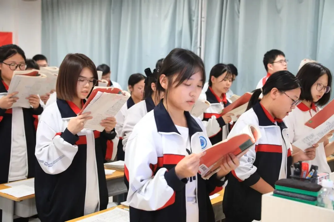 朝暮励剑,逐梦高考|东方高三学子的一天是这样度过的-第21张图片-四季读书网 朝暮励剑,逐梦高考|东方高三学子的一天是这样度过的-第21张图片-四季读书网