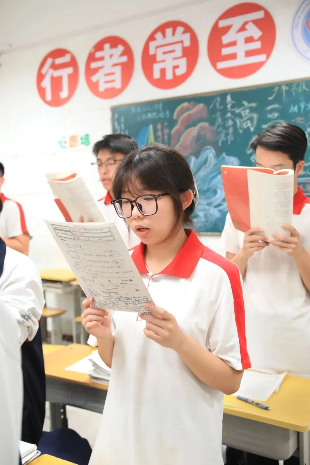 朝暮励剑,逐梦高考|东方高三学子的一天是这样度过的-第23张图片-四季读书网 朝暮励剑,逐梦高考|东方高三学子的一天是这样度过的-第23张图片-四季读书网