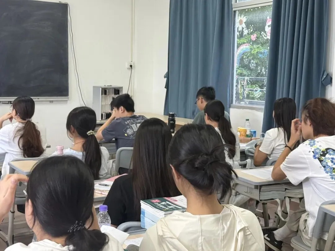九月不规划,考前两行泪!27届高职高考集训9月班少量插班名额→-第3张图片-四季读书网 九月不规划,考前两行泪!27届高职高考集训9月班少量插班名额→-第3张图片-四季读书网