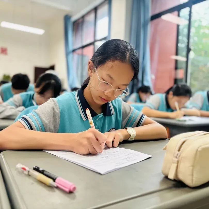 笔落诗香 文润初三|湘西州溶江中学初三年级举行古诗文默写大赛-第18张图片-四季读书网 笔落诗香 文润初三|湘西州溶江中学初三年级举行古诗文默写大赛-第18张图片-四季读书网