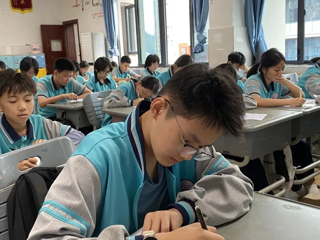 笔落诗香 文润初三|湘西州溶江中学初三年级举行古诗文默写大赛-第22张图片-四季读书网 笔落诗香 文润初三|湘西州溶江中学初三年级举行古诗文默写大赛-第22张图片-四季读书网