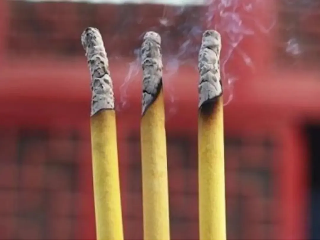 初一十五去上香该怎么正确供养?-第2张图片-四季读书网 初一十五去上香该怎么正确供养?-第2张图片-四季读书网