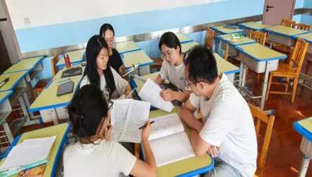 【校园动态】深耕真题研考情,共探教学新路径——包九十五中高二青年教师工作室召开专题会议-第8张图片-四季读书网 【校园动态】深耕真题研考情,共探教学新路径——包九十五中高二青年教师工作室召开专题会议-第8张图片-四季读书网