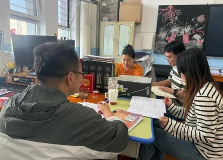 【校园动态】深耕真题研考情,共探教学新路径——包九十五中高二青年教师工作室召开专题会议-第10张图片-四季读书网 【校园动态】深耕真题研考情,共探教学新路径——包九十五中高二青年教师工作室召开专题会议-第10张图片-四季读书网