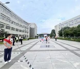 北京八十中195人提前上岸,中考还没考,就拿到高中学位的名额了?【免费领六小强升学白皮书】-第8张图片-四季读书网 北京八十中195人提前上岸,中考还没考,就拿到高中学位的名额了?【免费领六小强升学白皮书】-第8张图片-四季读书网