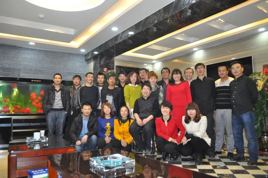 最美当初年华|98届初三二班,2015年2月8日,我们这样重逢-第7张图片-四季读书网