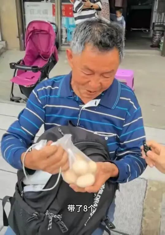 一件旧衣服跨越高考与入学|新化父子的故事,看完红了眼眶-第5张图片-四季读书网