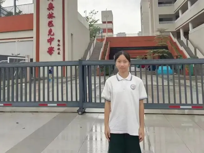 学子风采 | 2026届初三优秀毕业生(一)曾凡芮:三载青春,追光前行-第3张图片-四季读书网 学子风采 | 2026届初三优秀毕业生(一)曾凡芮:三载青春,追光前行-第3张图片-四季读书网