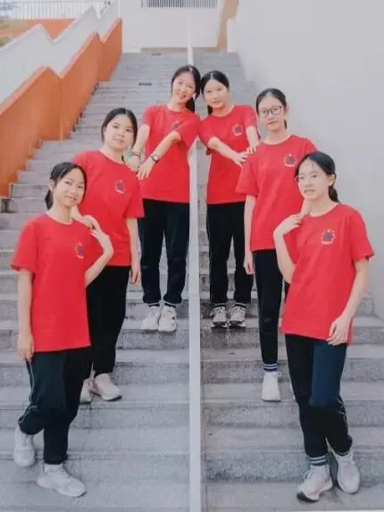 学子风采 | 2026届初三优秀毕业生(一)曾凡芮:三载青春,追光前行-第4张图片-四季读书网 学子风采 | 2026届初三优秀毕业生(一)曾凡芮:三载青春,追光前行-第4张图片-四季读书网