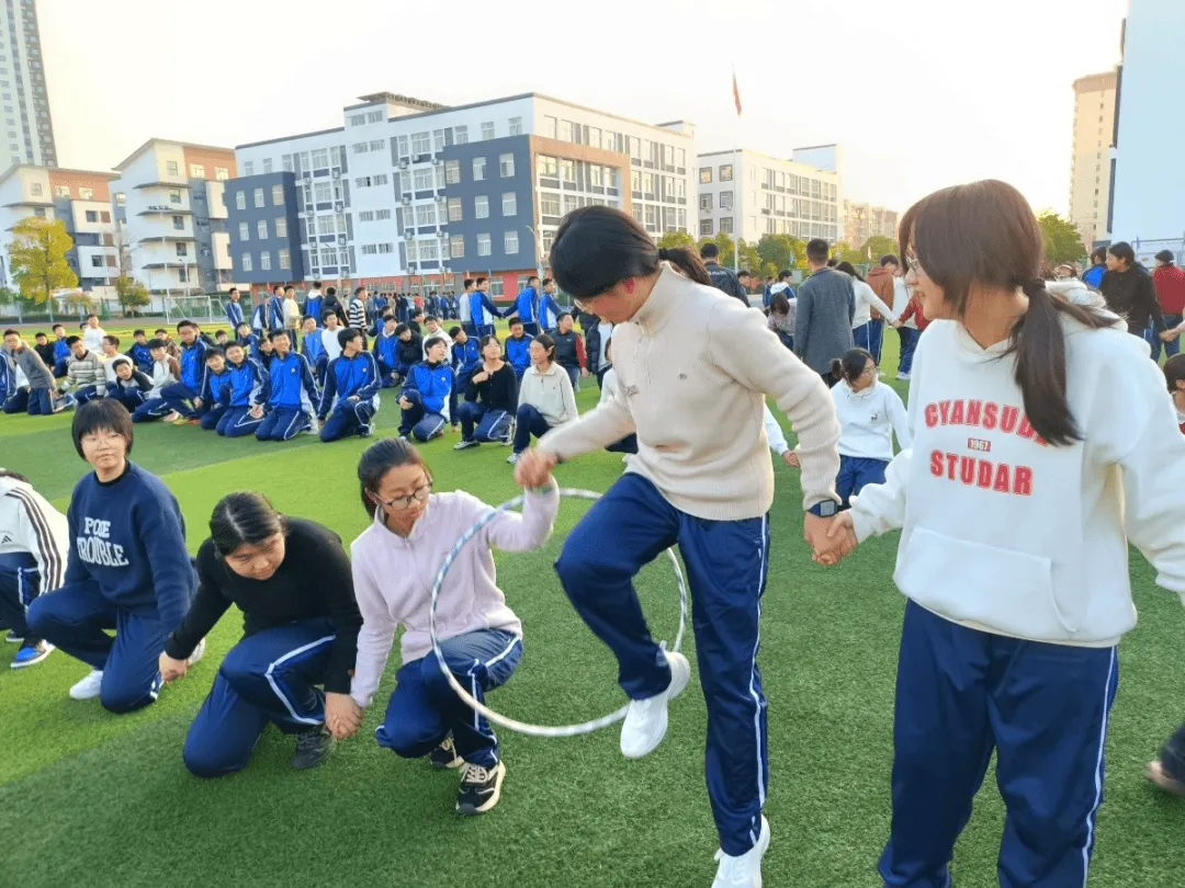 初二不是“坎”,是“筛”:初中三年,每一年都在淘汰不同的孩子-第2张图片-四季读书网 初二不是“坎”,是“筛”:初中三年,每一年都在淘汰不同的孩子-第2张图片-四季读书网