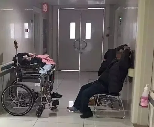 初一连续6人受伤,一半人眼球可能不保!这个习惯一定要当心-第1张图片-四季读书网 初一连续6人受伤,一半人眼球可能不保!这个习惯一定要当心-第1张图片-四季读书网