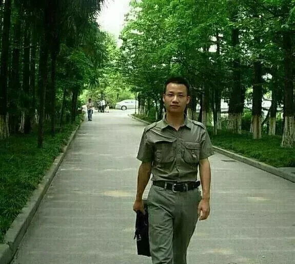初一,小叔给你们准备了一份特别的礼物-第3张图片-四季读书网