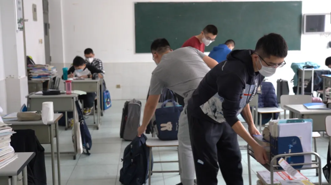 初三下周陆续复学,全流程观摩郑外高三复学第一天!-第39张图片-四季读书网 初三下周陆续复学,全流程观摩郑外高三复学第一天!-第39张图片-四季读书网