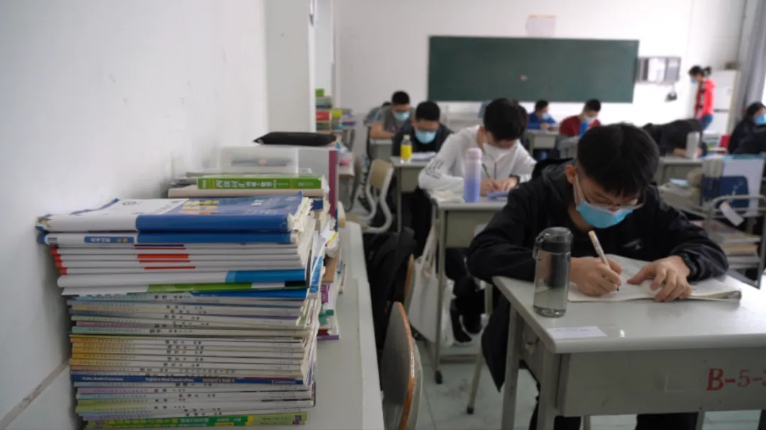 初三下周陆续复学,全流程观摩郑外高三复学第一天!-第40张图片-四季读书网 初三下周陆续复学,全流程观摩郑外高三复学第一天!-第40张图片-四季读书网