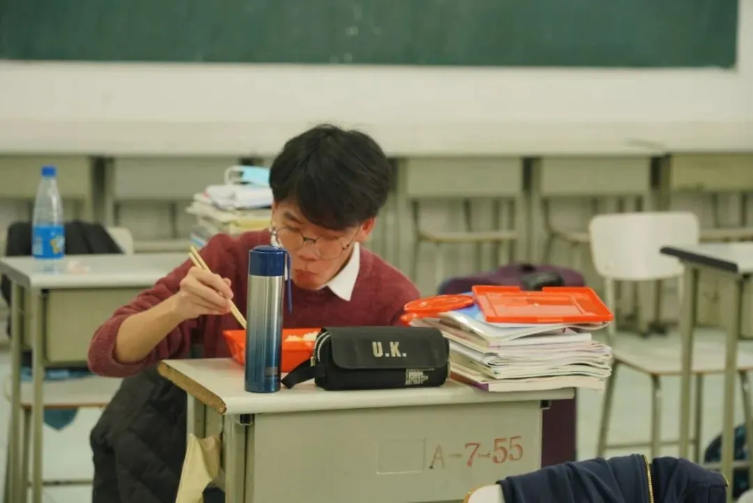 初三下周陆续复学,全流程观摩郑外高三复学第一天!-第46张图片-四季读书网 初三下周陆续复学,全流程观摩郑外高三复学第一天!-第46张图片-四季读书网